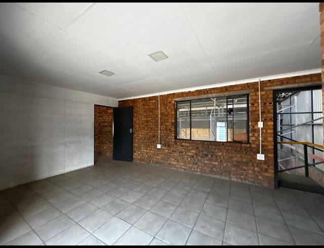 1,000M² WAREHOUSE TO LET IN WADEVILLE
